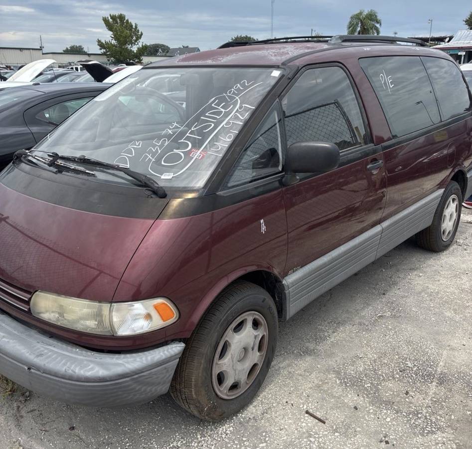 Toyota-Previa-1992
