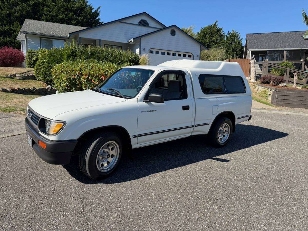 Toyota-Tacoma-2wd-1996-White