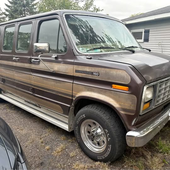Unknown-Econoline-classic-van-1990