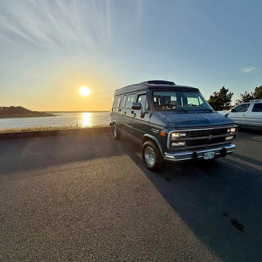 Unknown-G20-chevy-gladiator-van-1995