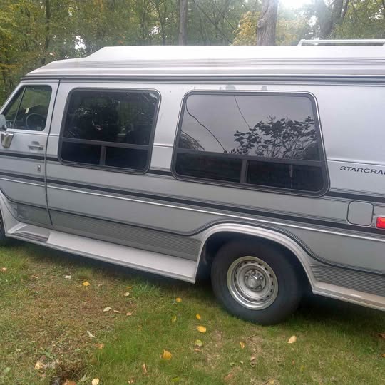 Unknown-Great-condition-chevrolet-g20-starcraft-conversion-van-.-1991-1991