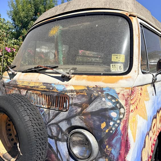 Volkswagen-Buscamper-van-1972