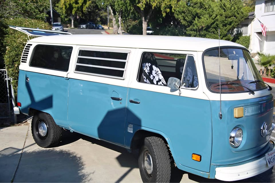 Volkswagen-tin-top-westy-westvalia-van-1976