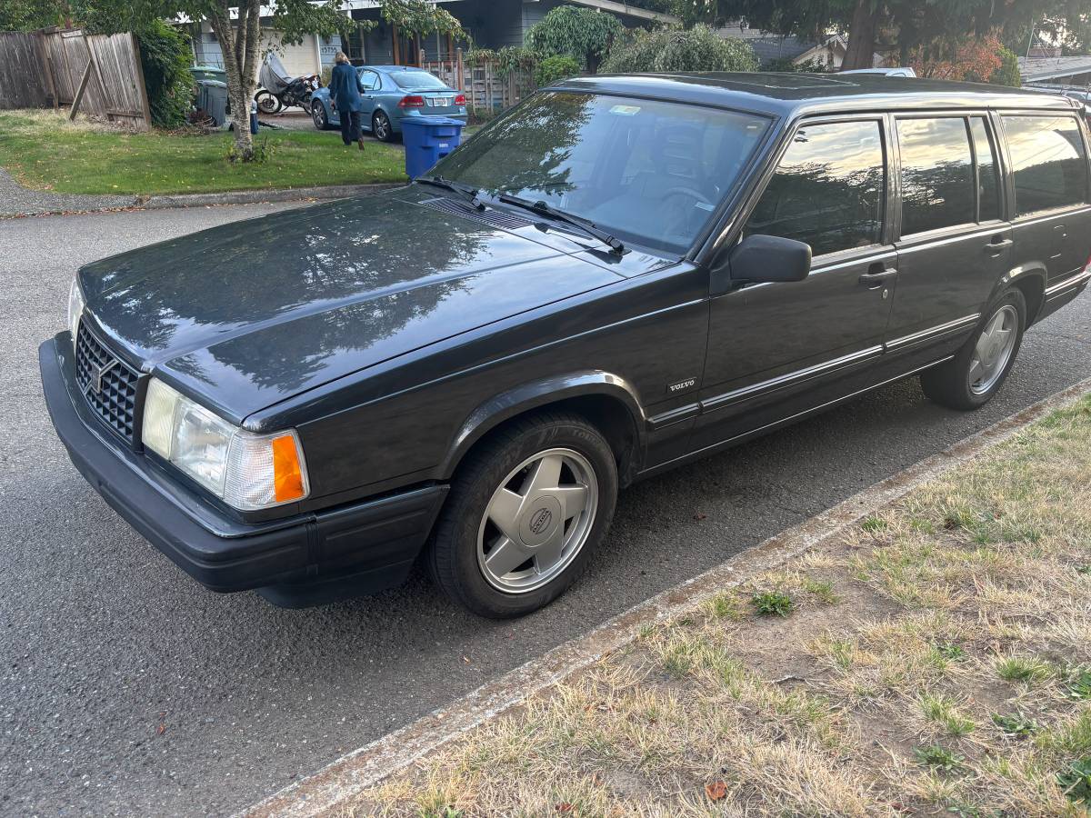 Volvo-1991-Gray